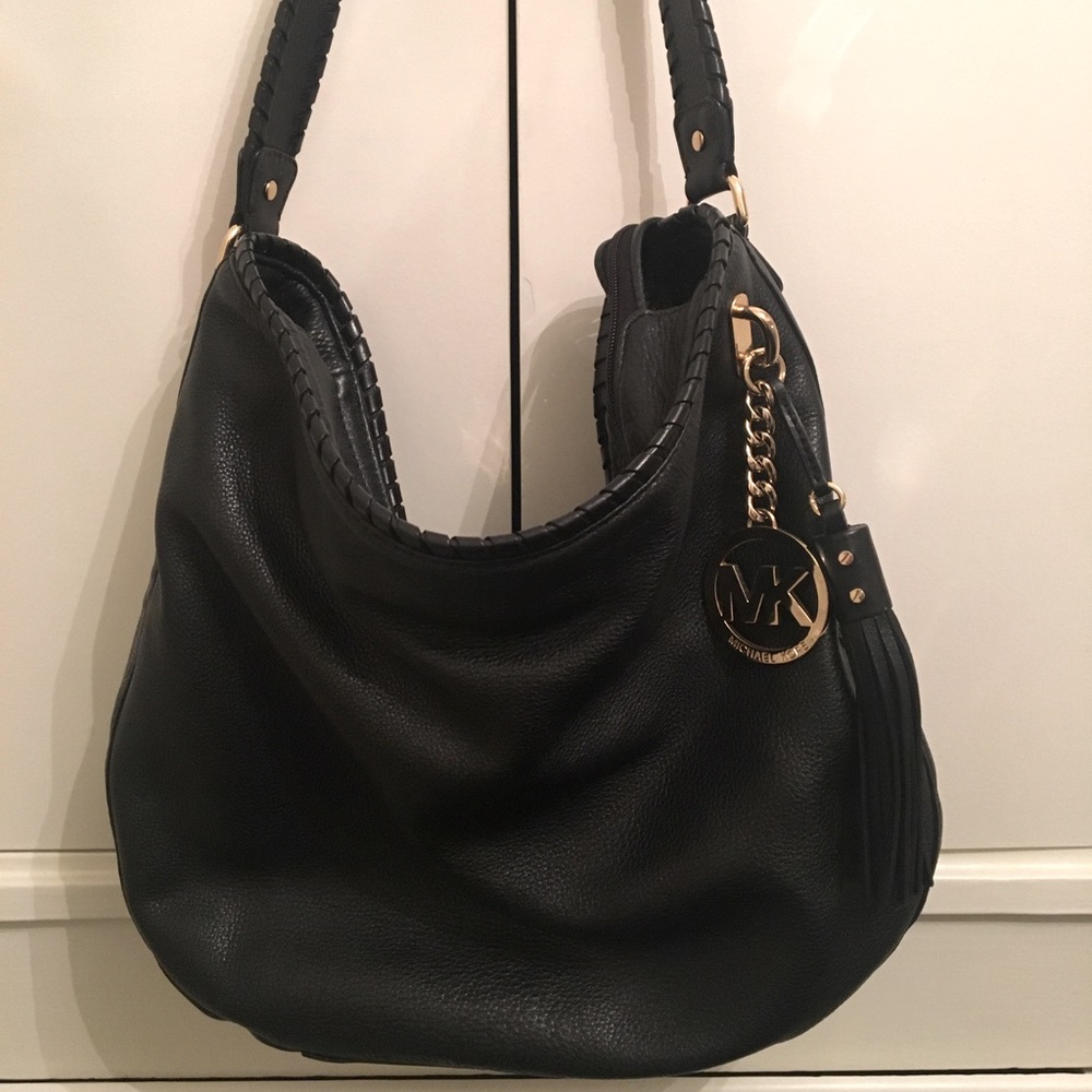 MICHAEL KORS Bennet LG Black Leather Shoulder Bag